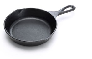 cast Cast iron pan.